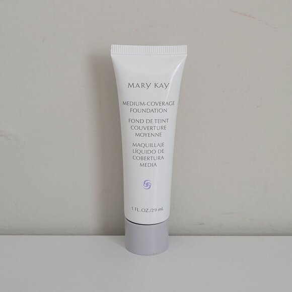 Mary Kay Medium Coverage Foundation Beige 404 Normal to Oily Skin 1 oz Gray Cap - Picture 3 of 5